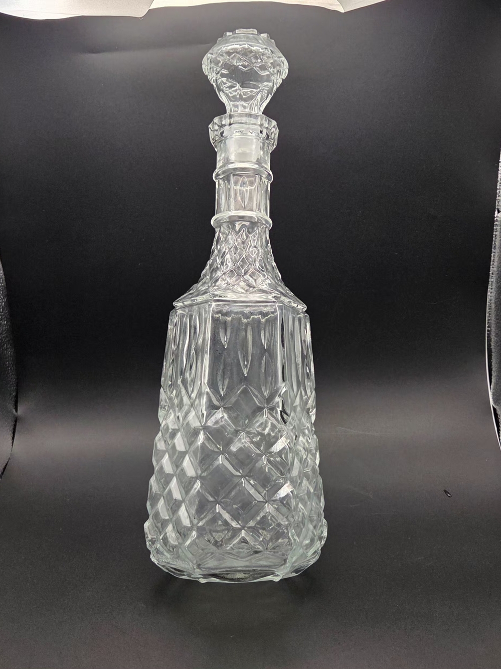 Vintage LIBBEY OF CANADA Glass Decanter & Stopper Diamond Pattern